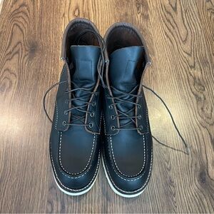 Men’s Red Wings Heritage - Style 8849
CLASSIC MOC